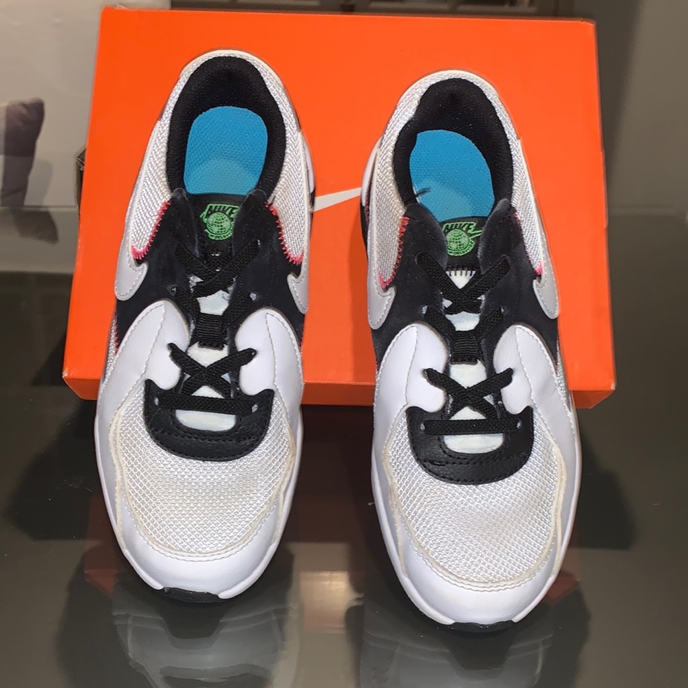 Nike Air Max Excee size 2.5 youth